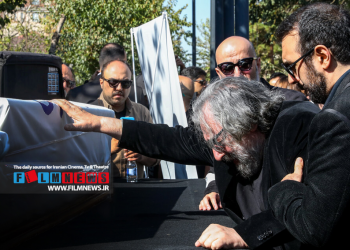 خداحافظی تلخ مسعود کیمیایی با رفیق دیرینهاش در چهارشنبه غمانگیز سینمای ایران | کز سنگ ناله خیزد روز وداع یاران…