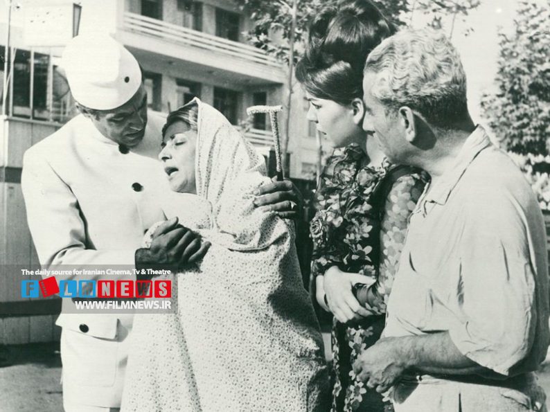 گنج قارون ساخته سیامک یاسمی با بازی محمد علی فردین مسیر سینمای ایران را تغییر داد.