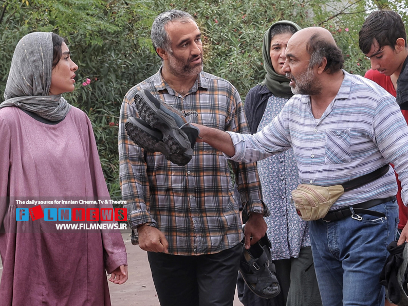 «ویلای ساحلی» به کارگردانی کیانوش عیاری یک امتیاز ویژه دارد و آن بازی رضا عطاران است.