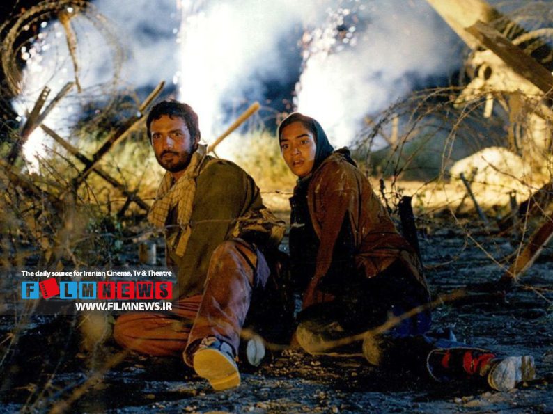 محمدرضا فروتن در بین بازیگران زن بیشترین همکاری را با میتراحجار داشته که آخرین آن فیلم «نیلگون» است.