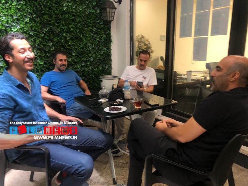 صفحه رسمی سریال &laquo;پایتخت&raquo; با انتشار تصویری از بهرام افشاری در دفتر تولید این سریال به نوعی از بازگشت او به فصا هفتم خبر داد.