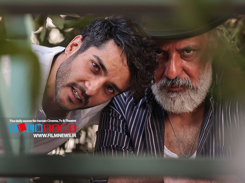 &nbsp;در هفته&zwnj;ای که گذشت، &laquo;پول&zwnj;وپارتی&raquo; به کارگردانی سعید سهیلی به صدر جدول فروش &nbsp;هفتگی راه پیدا کرد و &laquo;تگزاس۳&raquo; بعد از مدت&zwnj;ها بااختلاف کم از جایگاه اول فروش هفتگی بیرون ماند.&laquo;یادگار جنوب&raquo; این هفته دوشادوش ساعت۶ صبح&raquo; پیش آمد و نهایتا در پایان هفته یک قدم جلوتر از آن ایستاد.