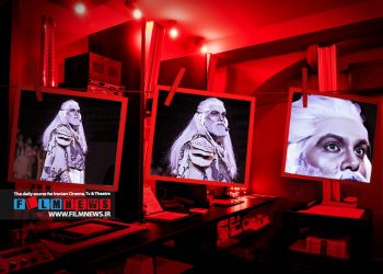 علی زند وکیلی در نمایش میدانی «نبرد رستم و سهراب» به عنوان خواننده و بازیگر حضور درخشانی دارد.