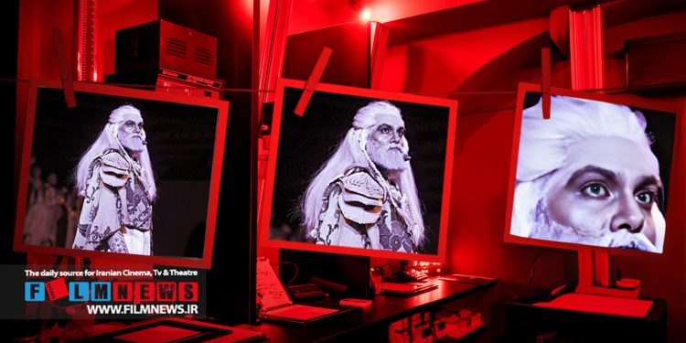 علی زند وکیلی در نمایش میدانی «نبرد رستم و سهراب» به عنوان خواننده و بازیگر حضور درخشانی دارد.