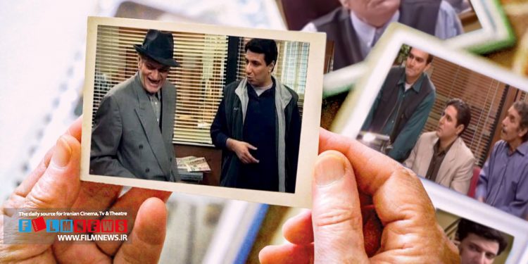 امروز 17 مرداد، روز خبرنگار است. در سینما و تلویزیون ایران بارها و بارها فیلم‌ها و سریال‌هایی با تمرکز بر روی خبرنگارها ساخته شده اما یکی از مهمترین تصاویری که از تحریریه یک روزنامه در ذهنمان مانده، متعلق به سریال «بدون شرح» مهدی مظلومی است. سریالی که تمام ماجراهایش در دفتر تحریریه هفته‌نامه «شهرقشنگ» می‌گذشت. این روزنامه همیشه به گل نشسته بود و مدیرمسئول آن کمترین اطلاعاتی درباره روزنامه‌نگاری و اصول انتشار هفته‌نامه نداشت. حتی به سردبیر مجموعه و تیم خبرنگارها هم اعتماد نمی‌کرد و می‌خواست یک‌تنه این کشتی را نجات دهد. مجموعه شرایط و تضاد میان این تحریریه با آنچه در واقعیت وجود دارد، موقعیت بامزه‌ای را رقم زد و باعث شد «بدون شرح» در ذهن همه ماندگار شود.