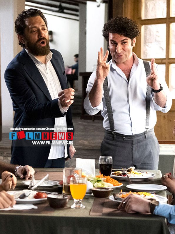 قرارداد اکران فیلم «صبحانه با زارفه‌ها» همراه با فیلم‌های «باغ کیانوش» و «بازی را بکش» ثبت شد.