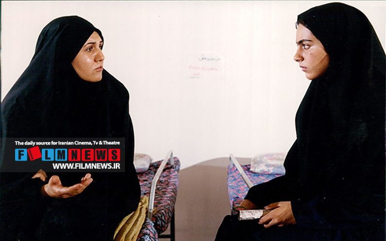 چکامه چمنماه بعد از مهاجرت به ترکیه و فعالیت در شبکه جم تی وی بعد از 9 سال به ایران بازگشت.