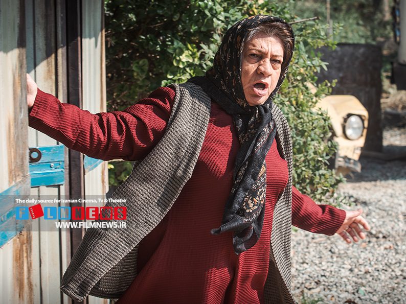 «هفتاد سی» همچنان میفرشد و حالا در یک قدمی تصاحب جایگاه «مست عشق» در جدول فروش سالانه است.