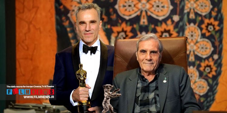 رضا ناجی با حضور در برنامه «برمودا» خاطرات جالبی از جشنواره برلین و جایزه خرس نقرهای بیان کرد.