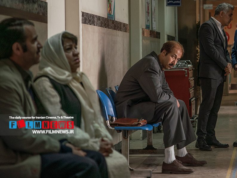 در روز صدر نشینی فیلم &laquo;هفتاد سی&raquo; فیلم &laquo;خرچنگ&raquo; به جمع پرفروش&zwnj;های هفته راه پیدا کرد.