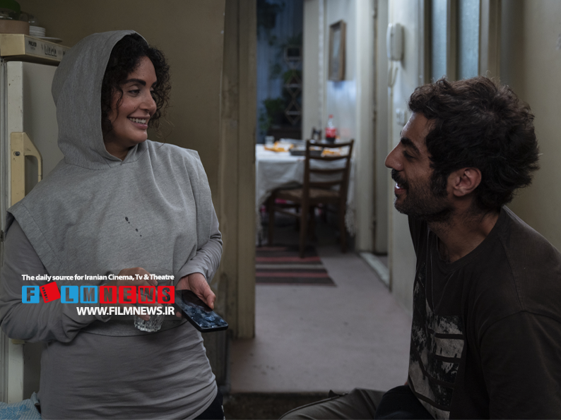 فیلم «گوزن‌های اتوبان» با بازی الناز شاکردوست پروانه نمایش گرفت.