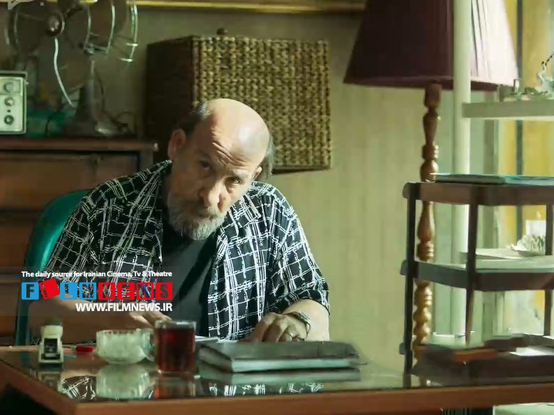 مرد عینیک، زن و بچه و پیرپسر رقابت تنگاتنگی در جدول فروش هفتگی با هم دارند.