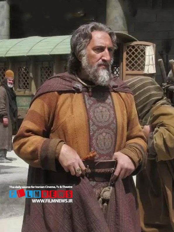 یوسف صیادی با طراحی گریم عبدالله اسکندری با چهرهای متفاوت در سریال سلمان فارسی جلوی دوربین داود میرباقری رفته است.