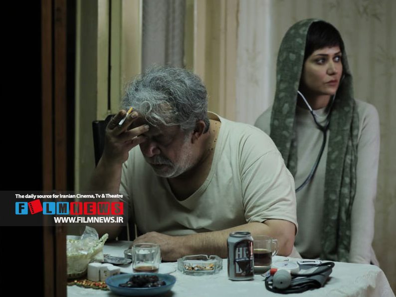 پیر پسر و مرد عینکی رقابت تنگاتنگی در جدول فروش هفتگی دارند.