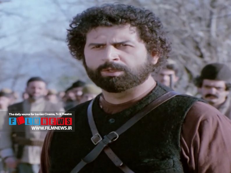 بهروز افخمی ادعا کرده که اقدامات رخشان بنی‌اعتماد موجب کنار گذاشتن ناصر تقوایی از پروژه «کوچک جنگلی» شد.