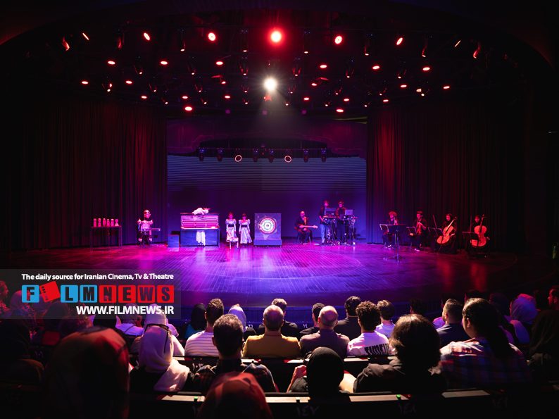 اجرای سوم بامداد افشار یک نمایش تعاملی بود.