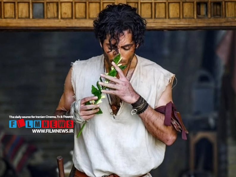 نوید پورفرج در سریال «بامداد خمار» در نقش «رحیم نجار» توجه را به خود جلب کرده.