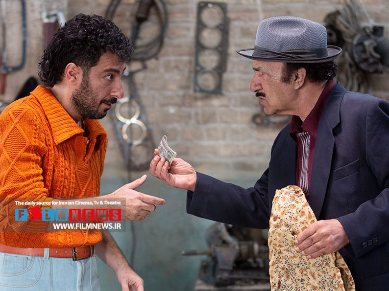 از سال 1400 تعدادی بازیگر در مقام کارگردان فیلم‌هایی را روانه اکران کردند که در حال حاضز «اقای زالو» به کارگردانی مهران احمدی روی پرده است.