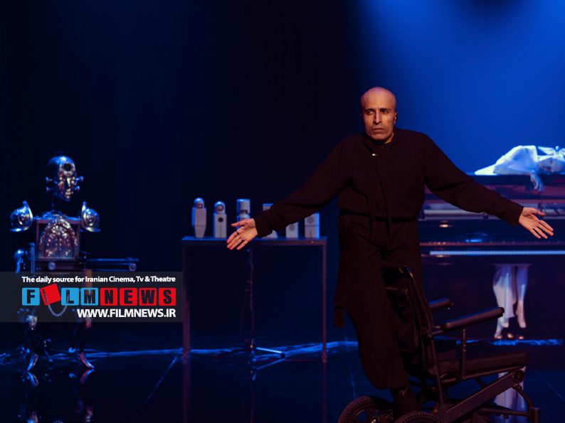 روزبه حصاری، سامان احتشامی، سینا ساعی و بامداد افشار به مرحله نیمه‌نهایی رئالیتی‌شو «کارناوال» راه پیدا کردند.