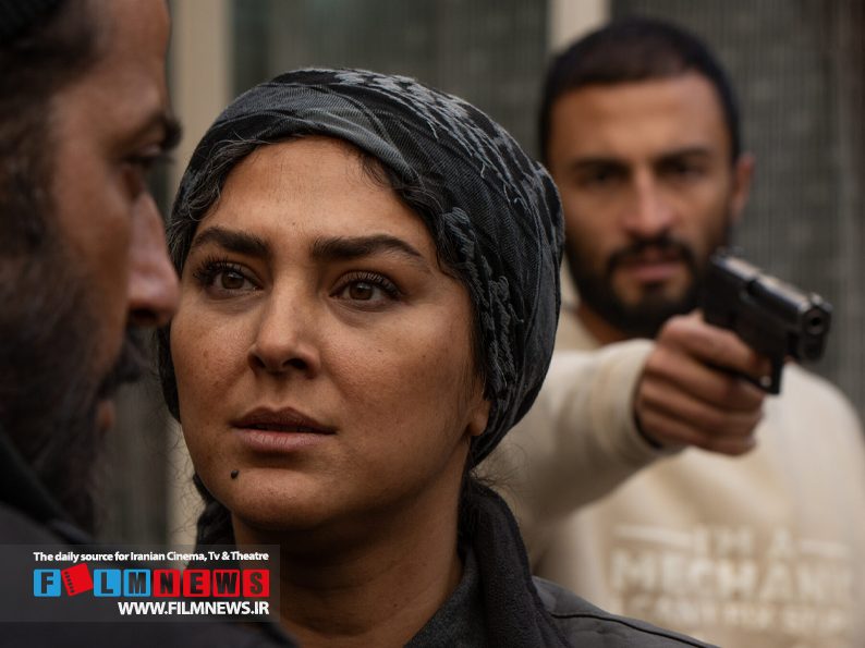 «اسکورت» و «قایق‌سواری در تهران»همراه با سه فیلم دیگر هم متقاضی اکران نوروز شدن تا تعداد فیلم‌های متقاضی به عدد 10 برسد