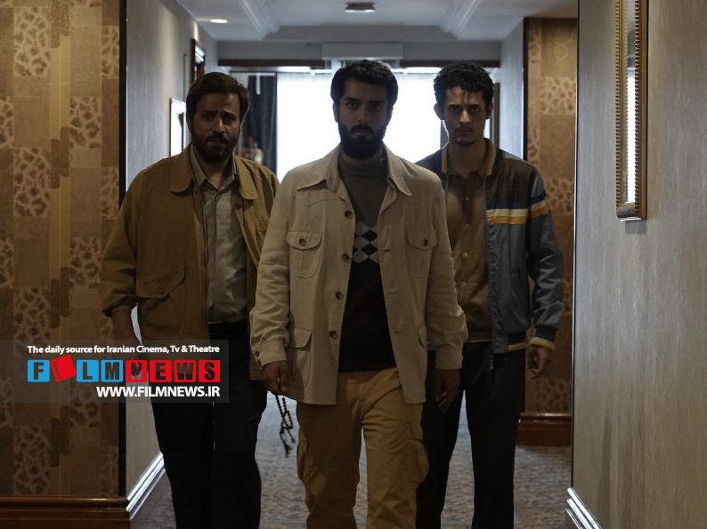 نگاهی به آثاری که با توجه به اهمیت تلاش گروهی جوان‌ها برای رسیدن به هدف ساخته شده‌اند. به بهانه نمایش «جهان مبهم هاتف»